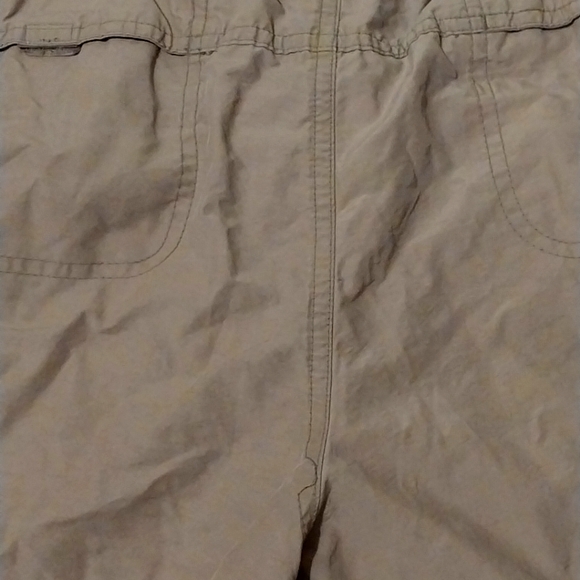 Columbia khaki shorts woman's small - Picture 3 of 8